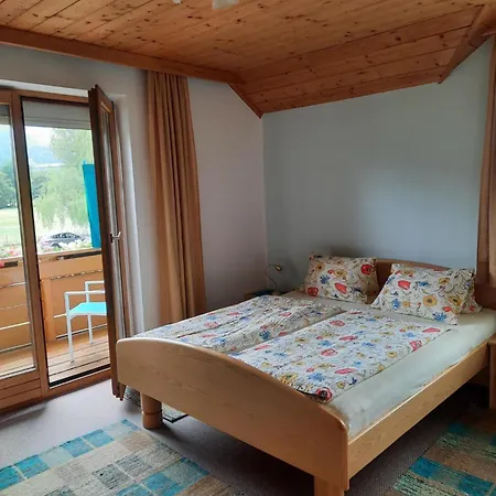 Am Haus Spitzer *